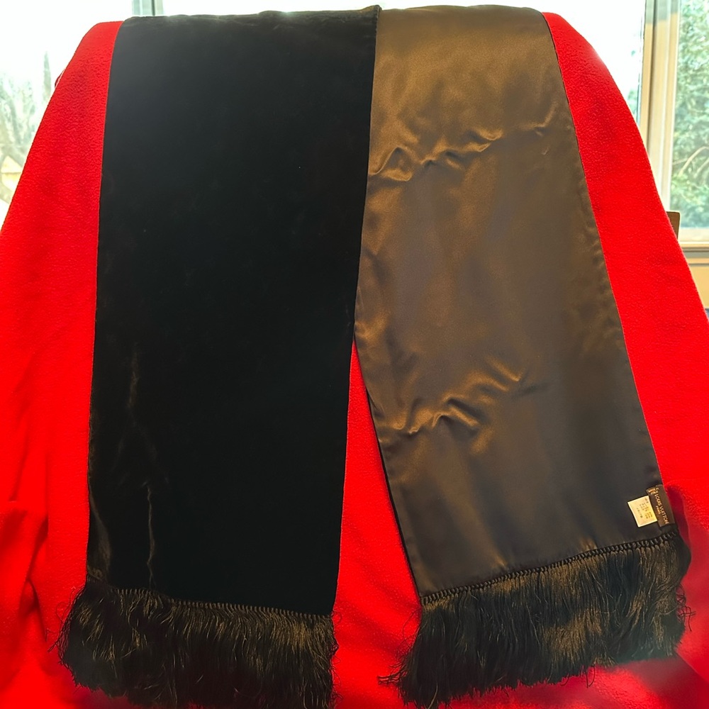 Louis Vuitton Elegant Black Velvet and Satin Scarf